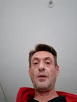 Snapshot of bg694 chatting on 12/18/24, 03:11 bg694 online show from 12/18/24, 03:11