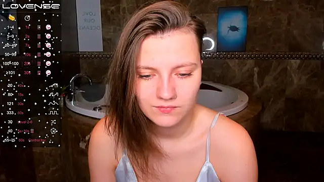 Snapshot of MelindaTin chatting on 12/07/24, 01:14 MelindaTin online show from 12/07/24, 01:14