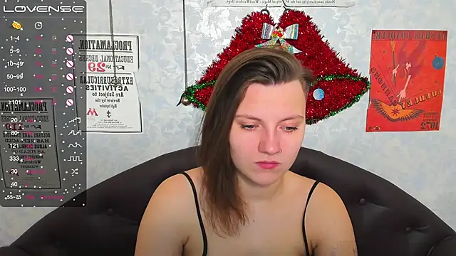 Snapshot of MelindaTin chatting on 12/19/24, 01:28 MelindaTin online show from 12/19/24, 01:28