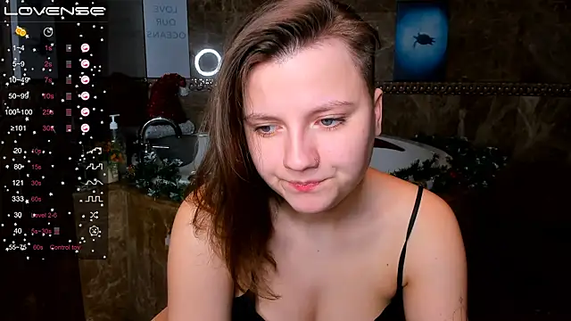 Snapshot of MelindaTin chatting on 12/28/24, 04:19 MelindaTin online show from 12/28/24, 04:19