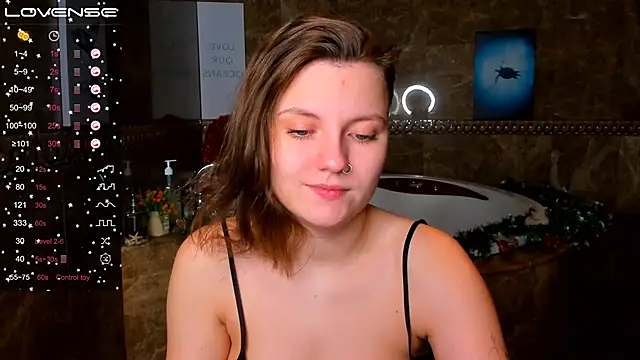 Snapshot of MelindaTin chatting on 01/04/25, 01:31 MelindaTin online show from 01/04/25, 01:31