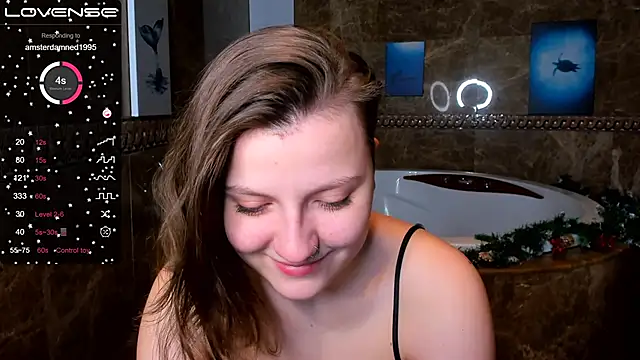 Snapshot of MelindaTin chatting on 01/13/25, 01:02 MelindaTin online show from 01/13/25, 01:02