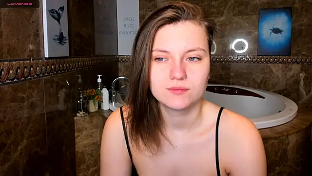 Snapshot of MelindaTin chatting on 01/27/25, 01:16 MelindaTin online show from 01/27/25, 01:16