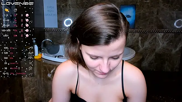 Snapshot of MelindaTin chatting on 02/28/25, 03:48 MelindaTin online show from 02/28/25, 03:48