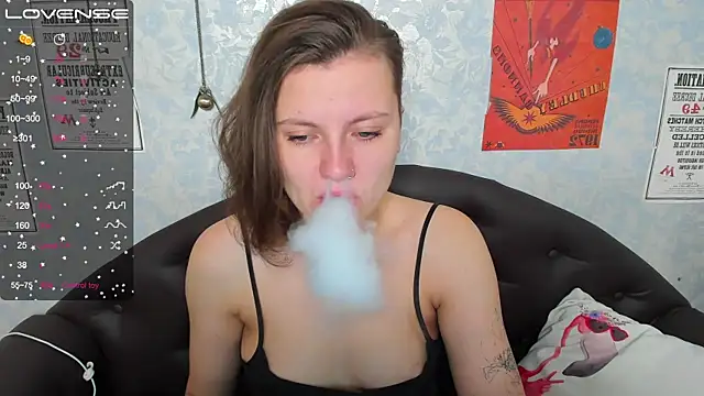 Snapshot of MelindaTin chatting on 03/16/25, 01:17 MelindaTin online show from 03/16/25, 01:17