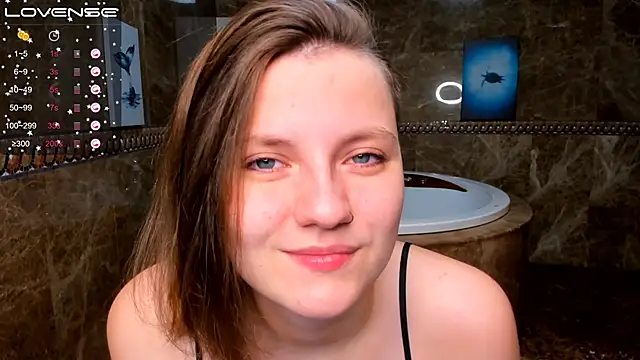 Snapshot of MelindaTin chatting on 10/26/25, 01:44 MelindaTin online show from 10/26/25, 01:44