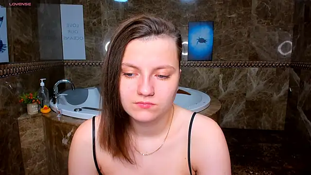 Snapshot of MelindaTin chatting on 02/13/26, 12:39 MelindaTin online show from 02/13/26, 12:39