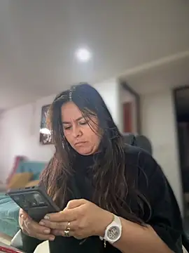 Ixchel Anaid online show from 10/18/25, 02:18