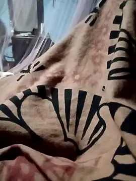 Snapshot of Nirmaana76 chatting on 10/28/25, 02:31 Nirmaana76 online show from 10/28/25, 02:31