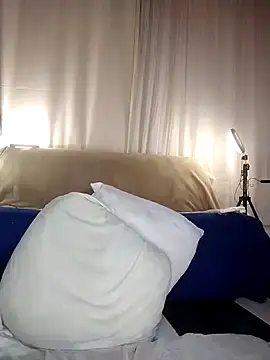 Snapshot of estrella_tasty chatting on 03/12/25, 01:25 estrella tasty online show from 03/12/25, 01:25