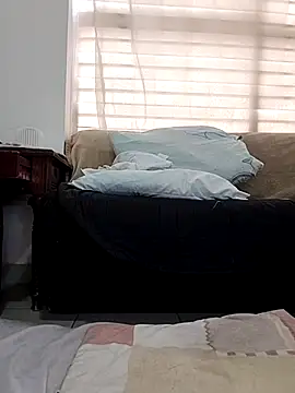 Snapshot of estrella_tasty chatting on 09/12/25, 04:51 estrella tasty online show from 09/12/25, 04:51