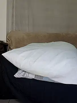 Snapshot of estrella_tasty chatting on 09/14/25, 12:54 estrella tasty online show from 09/14/25, 12:54