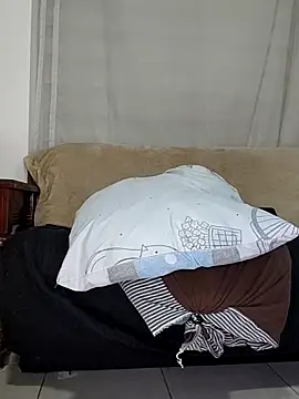 Snapshot of estrella_tasty chatting on 09/25/25, 12:58 estrella tasty online show from 09/25/25, 12:58