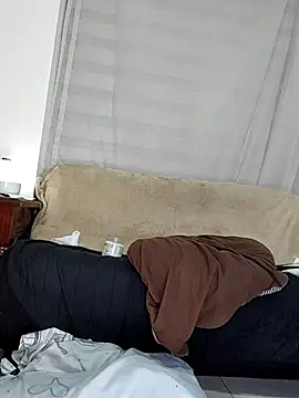 Snapshot of estrella_tasty chatting on 09/26/25, 02:48 estrella tasty online show from 09/26/25, 02:48