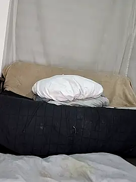 Snapshot of estrella_tasty chatting on 10/21/25, 11:38 estrella tasty online show from 10/21/25, 11:38