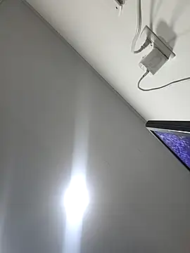 Snapshot of estrella_tasty chatting on 11/15/25, 01:03 estrella tasty online show from 11/15/25, 01:03