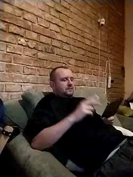 Snapshot of MrWhitePL chatting on 10/29/25, 10:00 MrWhitePL online show from 10/29/25, 10:00