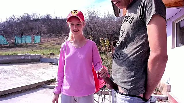 Snapshot of luxurydoll21 chatting on 03/14/25, 08:42 luxurydoll21 online show from 03/14/25, 08:42