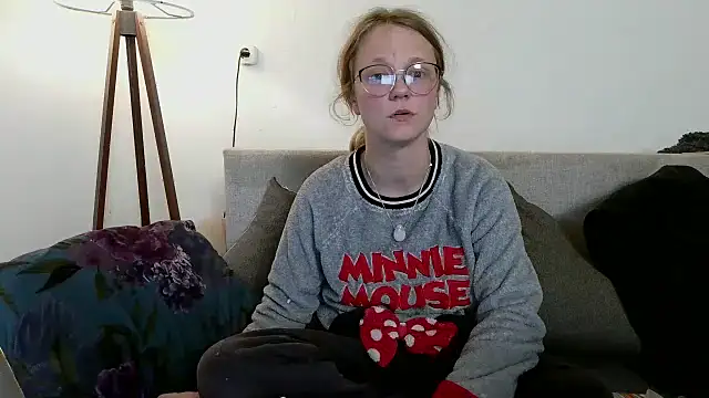 little-leni online show from 03/31/26, 06:30