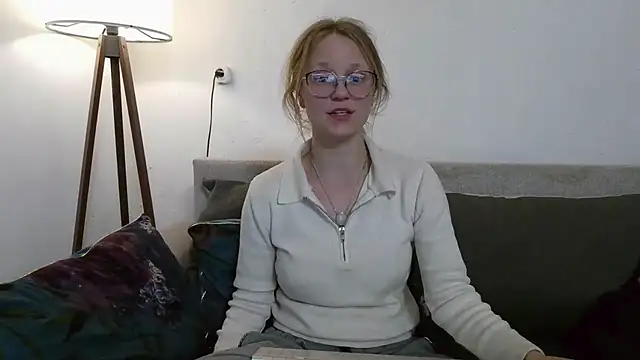 little-leni online show from 04/08/26, 08:20