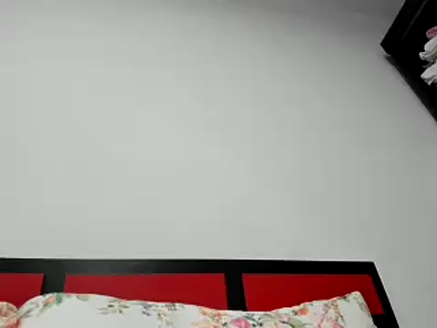 Snapshot of suuzykiss chatting on 01/15/25, 06:12 suuzykiss online show from 01/15/25, 06:12