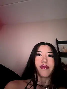 Amanita Bloom online show from 10/05/25, 02:43