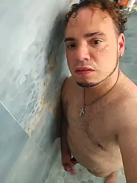 latinoflpr online show from 09/28/25, 03:23