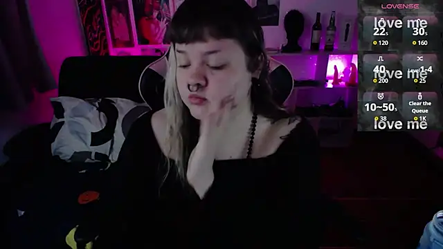 Snapshot of Bdsm_and_fries chatting on 07/18/26, 11:03 Bdsm and fries online show from 07/18/26, 11:03