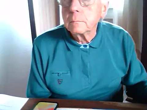 Snapshot of johnjohn622662 chatting on 09/17/25, 03:24 johnjohn622662 online show from 09/17/25, 03:24