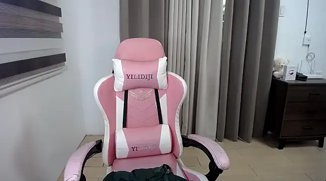 Bombshell Ashy online show from 02/26/25, 11:59