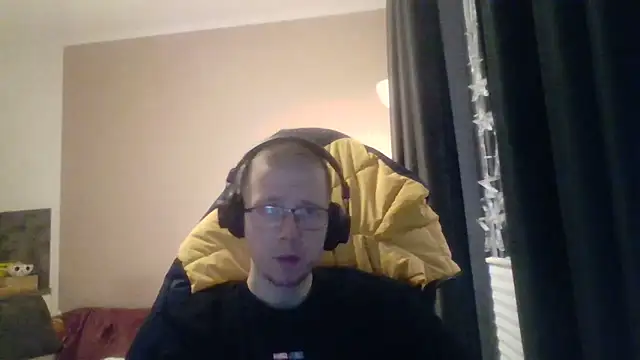 Snapshot of David250692 chatting on 10/20/25, 05:52 David250692 online show from 10/20/25, 05:52