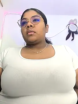 paola091 online show from 11/28/25, 12:02