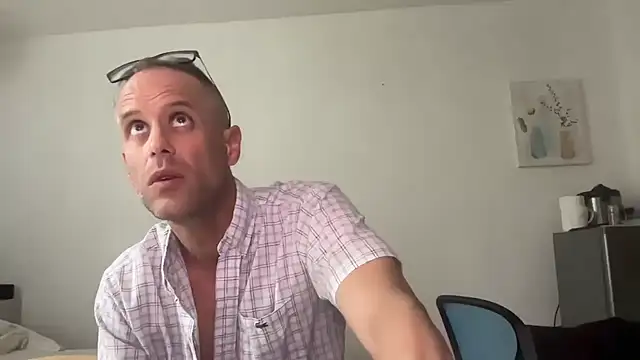 Snapshot of CamCrestXXX chatting on 12/03/24, 01:10 CamCrestXXX online show from 12/03/24, 01:10