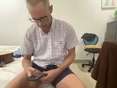 Snapshot of CamCrestXXX chatting on 12/04/24, 11:08 CamCrestXXX online show from 12/04/24, 11:08