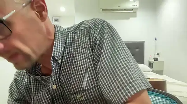 Snapshot of CamCrestXXX chatting on 12/08/24, 09:35 CamCrestXXX online show from 12/08/24, 09:35