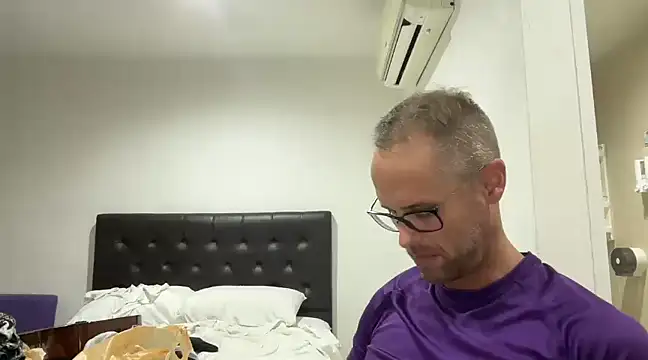 Snapshot of CamCrestXXX chatting on 12/16/24, 07:32 CamCrestXXX online show from 12/16/24, 07:32