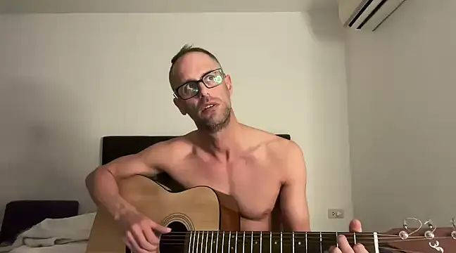 Snapshot of CamCrestXXX chatting on 01/05/25, 12:42 CamCrestXXX online show from 01/05/25, 12:42