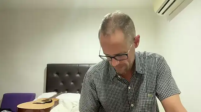 Snapshot of CamCrestXXX chatting on 01/08/25, 11:30 CamCrestXXX online show from 01/08/25, 11:30