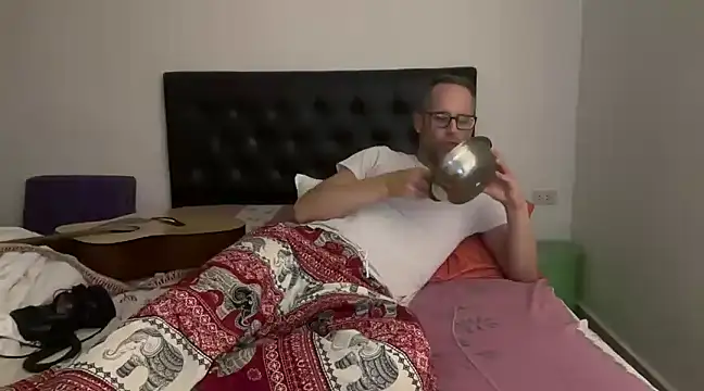 Snapshot of CamCrestXXX chatting on 01/12/25, 03:25 CamCrestXXX online show from 01/12/25, 03:25