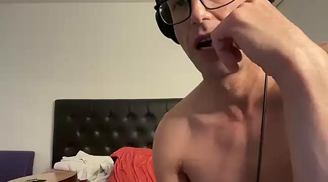 Snapshot of CamCrestXXX chatting on 01/15/25, 07:48 CamCrestXXX online show from 01/15/25, 07:48