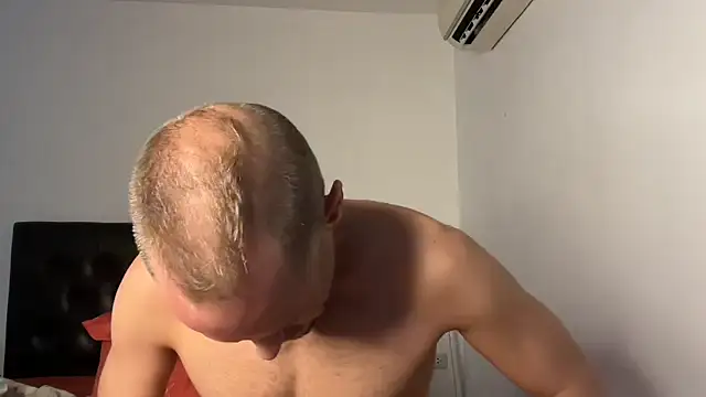 Snapshot of CamCrestXXX chatting on 01/31/25, 02:15 CamCrestXXX online show from 01/31/25, 02:15