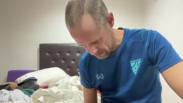 Snapshot of CamCrestXXX chatting on 02/06/25, 12:26 CamCrestXXX online show from 02/06/25, 12:26