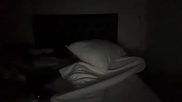 Snapshot of CamCrestXXX chatting on 02/11/25, 04:35 CamCrestXXX online show from 02/11/25, 04:35