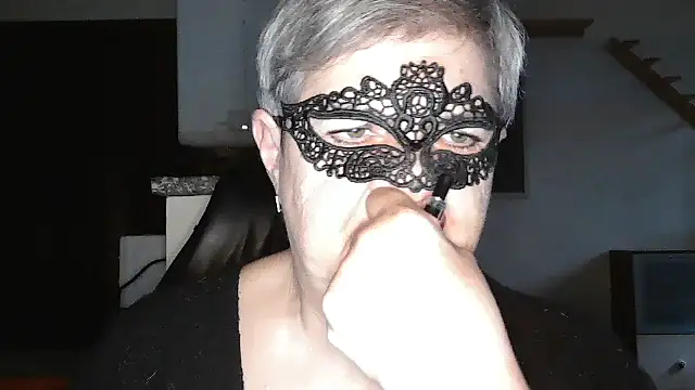 Snapshot of simona60 chatting on 11/15/25, 02:13 simona60 online show from 11/15/25, 02:13