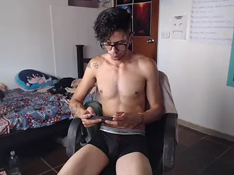 Snapshot of alisterxxx chatting on 01/24/25, 08:22 alisterxxx online show from 01/24/25, 08:22