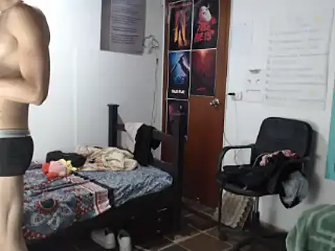 Snapshot of alisterxxx chatting on 01/27/25, 10:49 alisterxxx online show from 01/27/25, 10:49