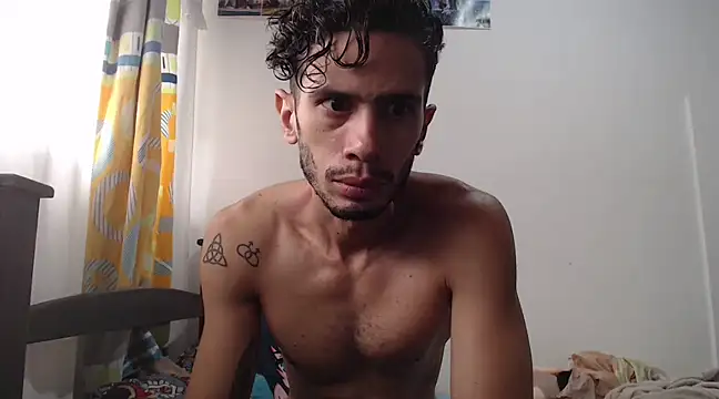 Snapshot of alisterxxx chatting on 02/17/25, 02:15 alisterxxx online show from 02/17/25, 02:15