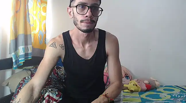 Snapshot of alisterxxx chatting on 03/12/25, 06:00 alisterxxx online show from 03/12/25, 06:00