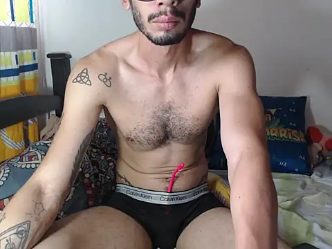 Snapshot of alisterxxx chatting on 11/07/25, 06:19 alisterxxx online show from 11/07/25, 06:19