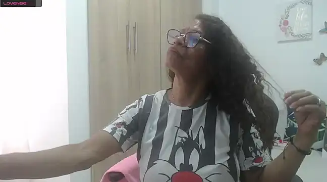 BustyMilf  online show from 02/18/25, 11:44